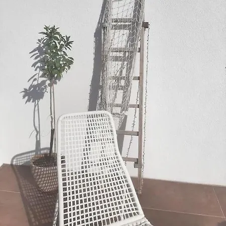 Breaking The Waves Art House Вилла