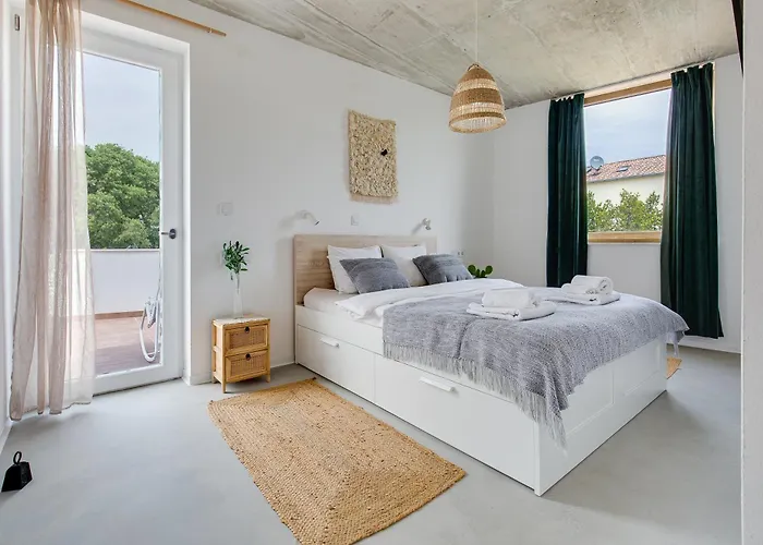 Breaking The Waves Art House * Jezera