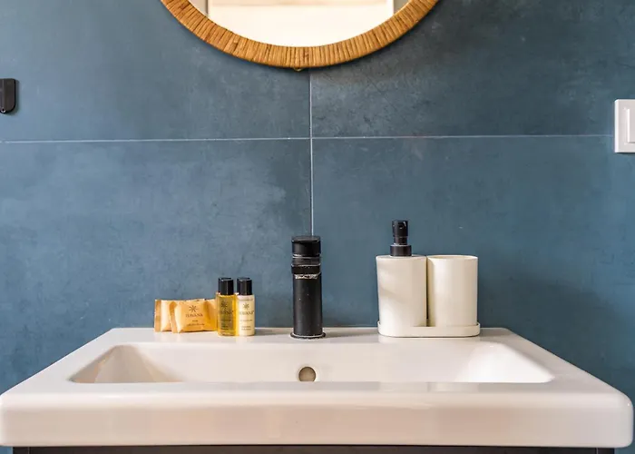 Breaking The Waves Art House Jezera