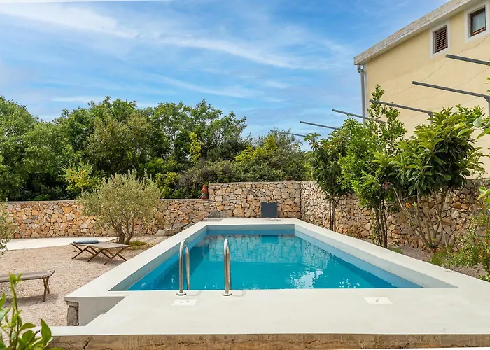 Breaking The Waves Art House