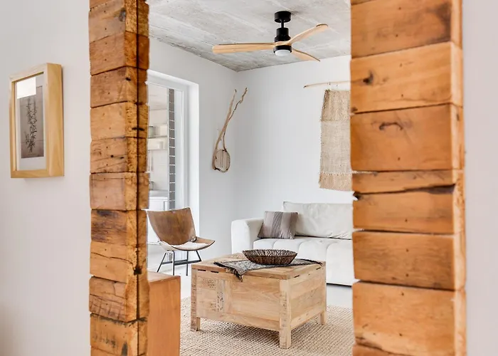 Villa Breaking The Waves Art House