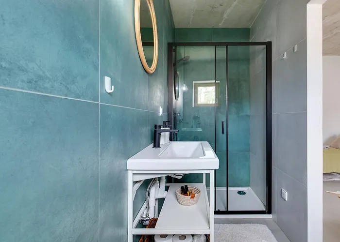 Breaking The Waves Art House Jezera